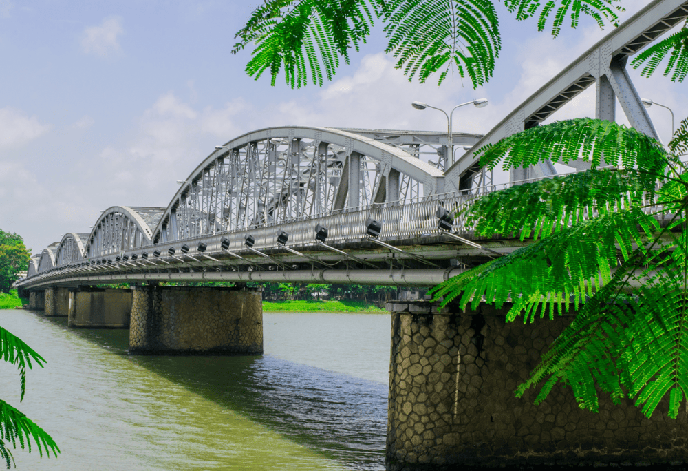 Truong Tien is not just a bridge but a living canvas of Vietnamese artistic expression (Source: Canva)